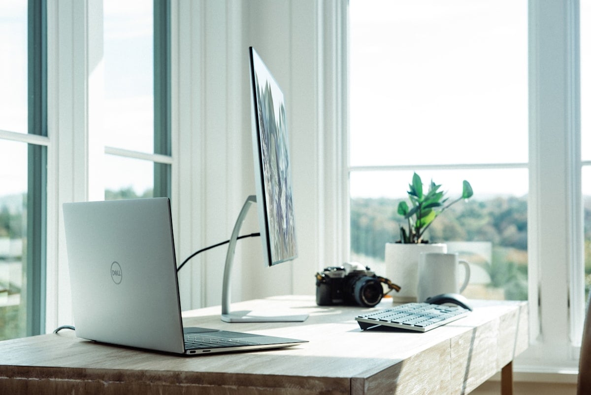 Managed Workspace vs. klassischer PC-Arbeitsplatz: Was lohnt sich für KMU?